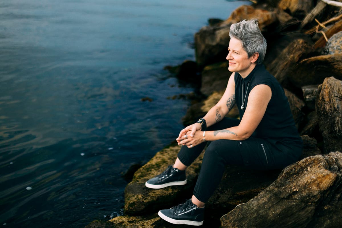 Allison Miller: a drummer who dives in the current of rivers